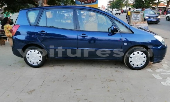 acheter-occasion-voiture-toyota-verso-bleu-abidjan-abidjan-voitures-ci