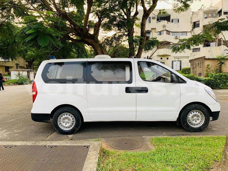 Big with watermark hyundai h1 abidjan abidjan 14904