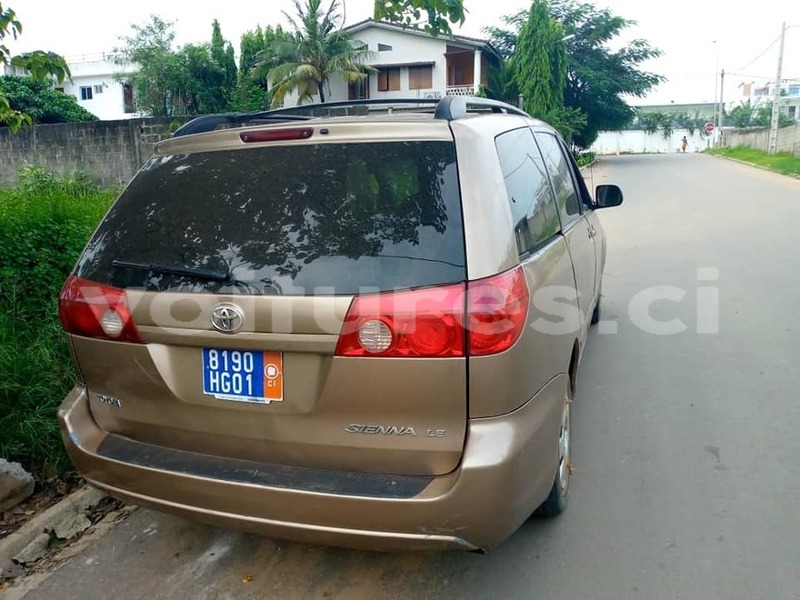 Big with watermark toyota sienna abidjan abidjan 15067