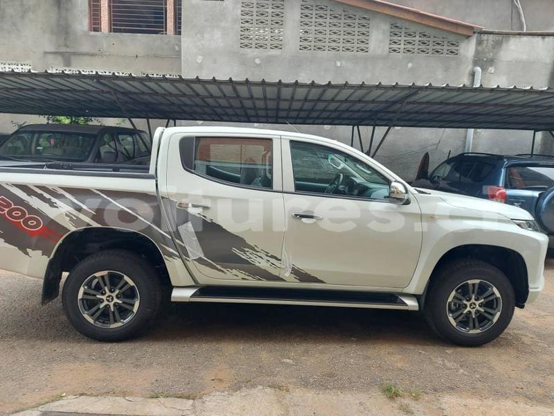 Big with watermark mitsubishi l200 abidjan abidjan 16051