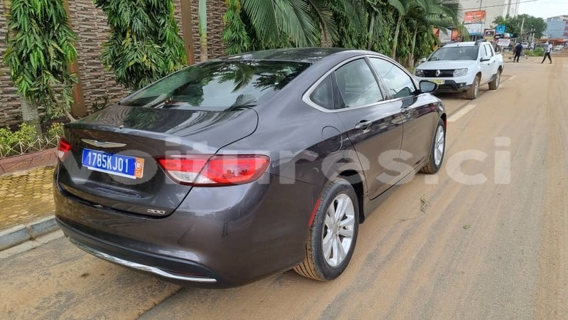 Big with watermark chrysler 200 abidjan abidjan 16760