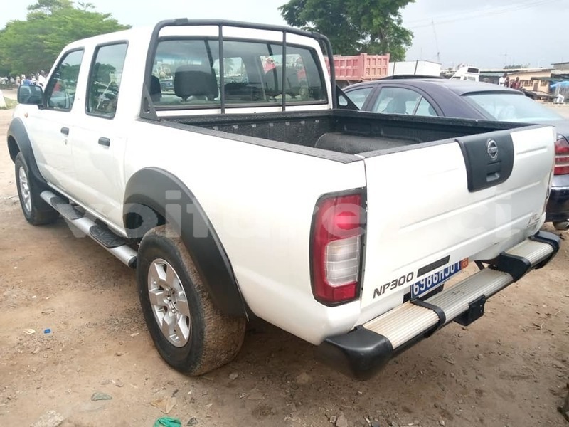 Big with watermark nissan hardbody abidjan abidjan 16935