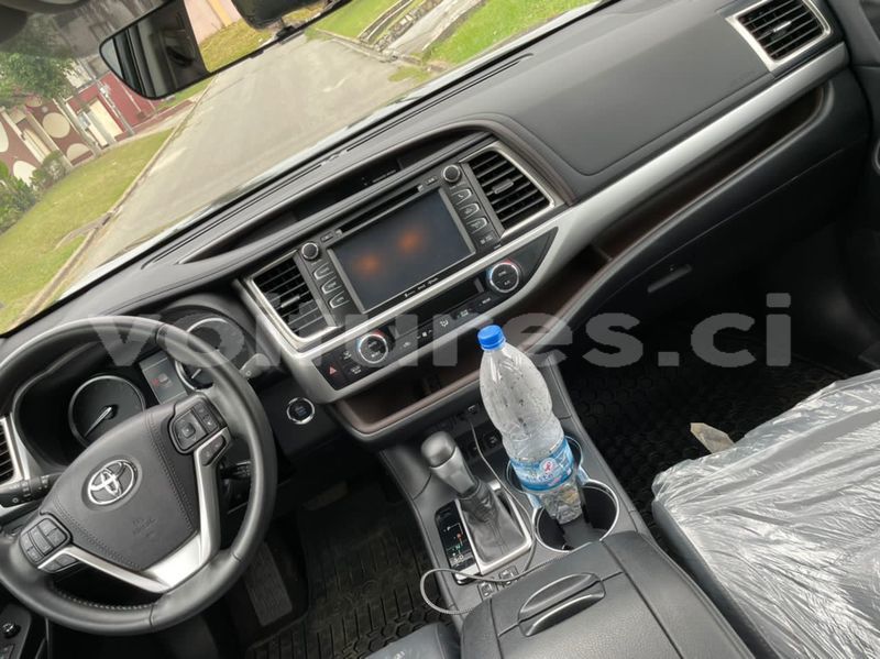 Big with watermark toyota highlander abidjan abidjan 18087