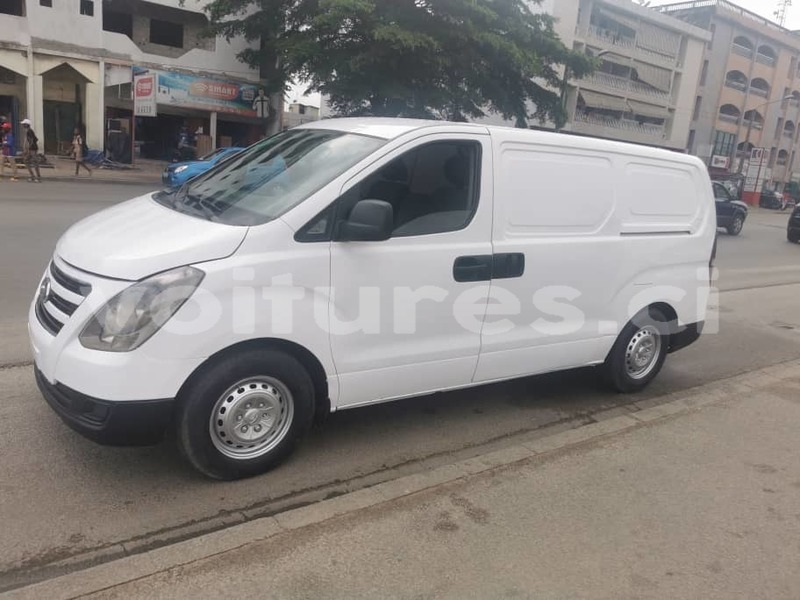 Big with watermark hyundai h1 abidjan abidjan 32396