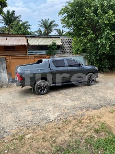 Big with watermark toyota hilux abidjan abidjan 34268