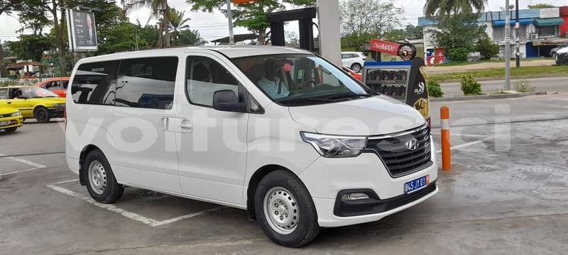 Big with watermark hyundai h1 abidjan abidjan 34324