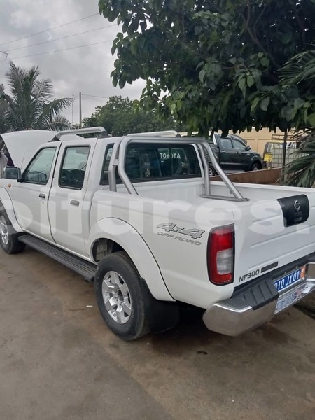 Big with watermark nissan hardbody abidjan abidjan 34865