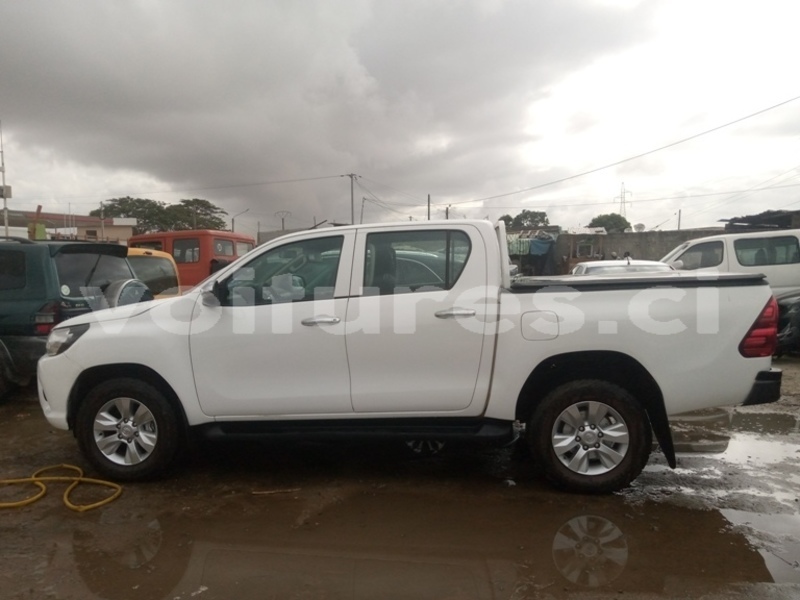 Big with watermark toyota hilux abidjan abidjan 40213