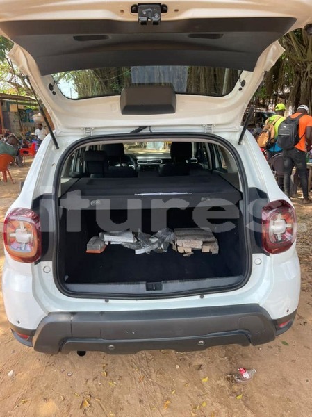Big with watermark renault duster ivory coast aboisso 44015