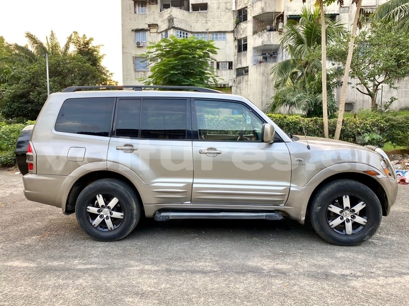 Big with watermark mitsubishi pajero sport abidjan abidjan 48066