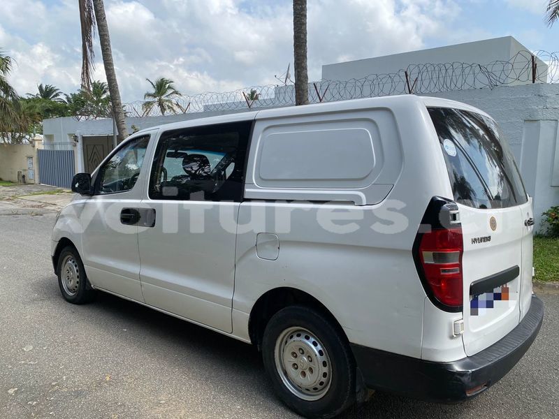 Big with watermark hyundai h1 abidjan abidjan 50021