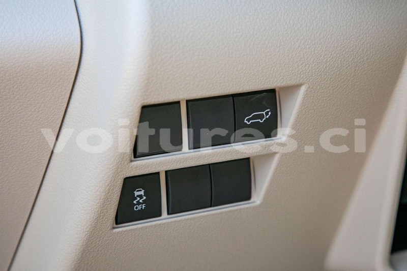 Big with watermark toyota land cruiser ivory coast abengourou 50250