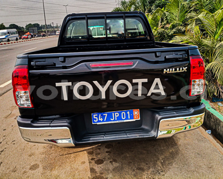 Big with watermark toyota hilux abidjan abidjan 60802