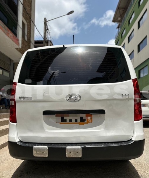 Big with watermark hyundai h1 abidjan abidjan 66480