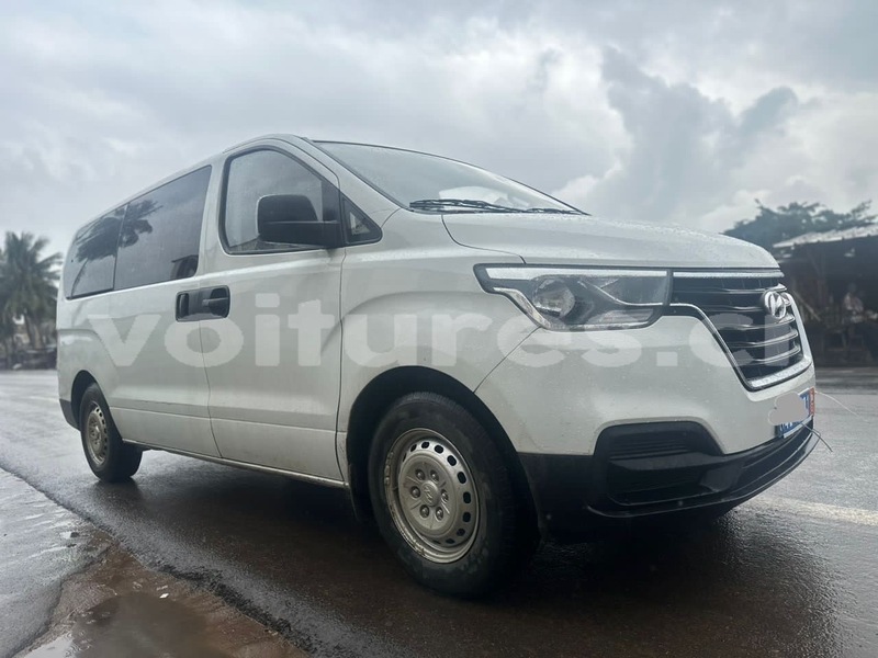 Big with watermark hyundai h1 abidjan abidjan 66763