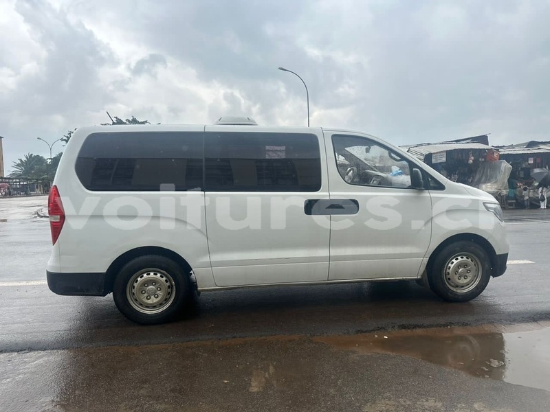 Big with watermark hyundai h1 abidjan abidjan 66763