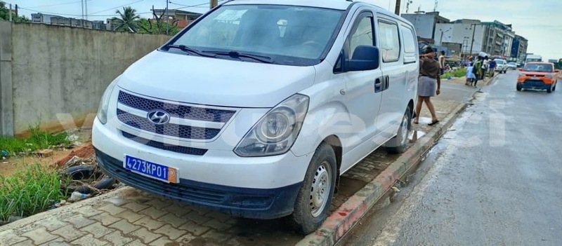 Big with watermark hyundai h1 abidjan abidjan 67557