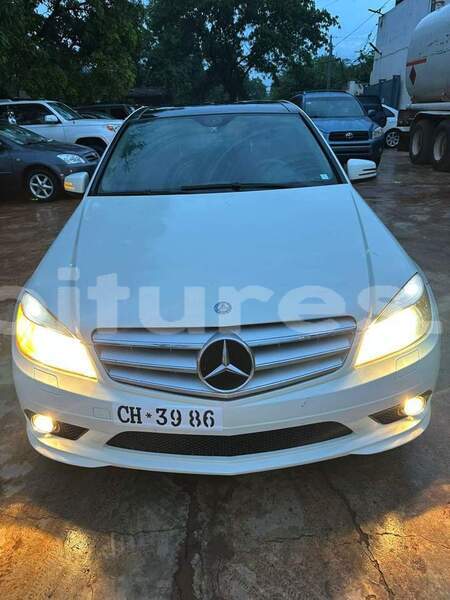 Big with watermark mercedes viano ivory coast aboisso 68855