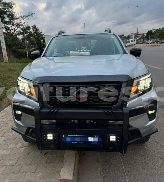 Big with watermark nissan navara abidjan abidjan 69018