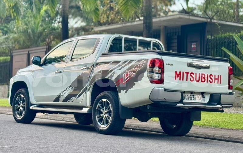 Big with watermark mitsubishi l200 abidjan abidjan 69852