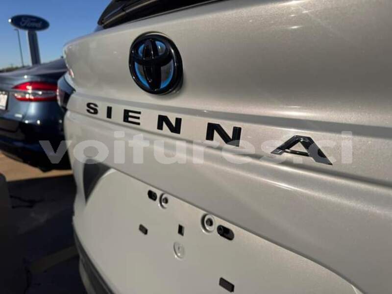 Big with watermark toyota sienna ivory coast aboisso 71406