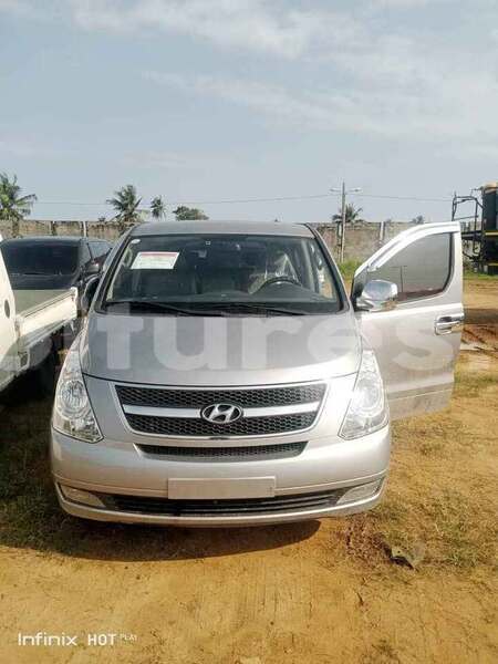 Big with watermark hyundai h1 abidjan abidjan 72455