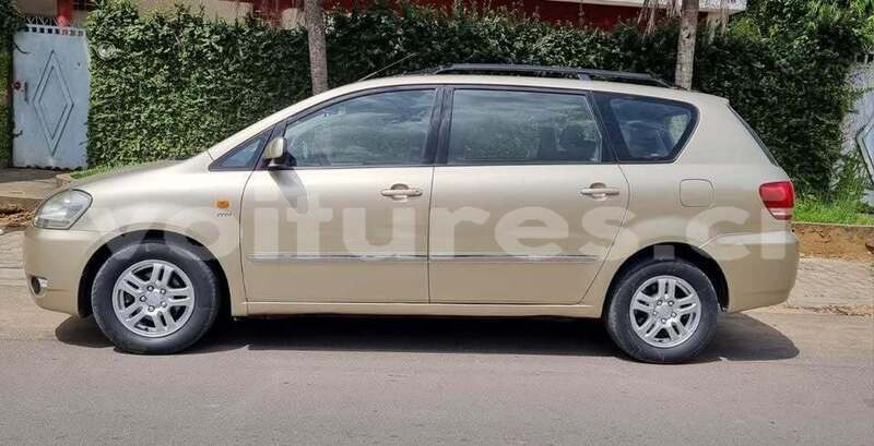 Big with watermark toyota avensis verso abidjan abidjan 72501