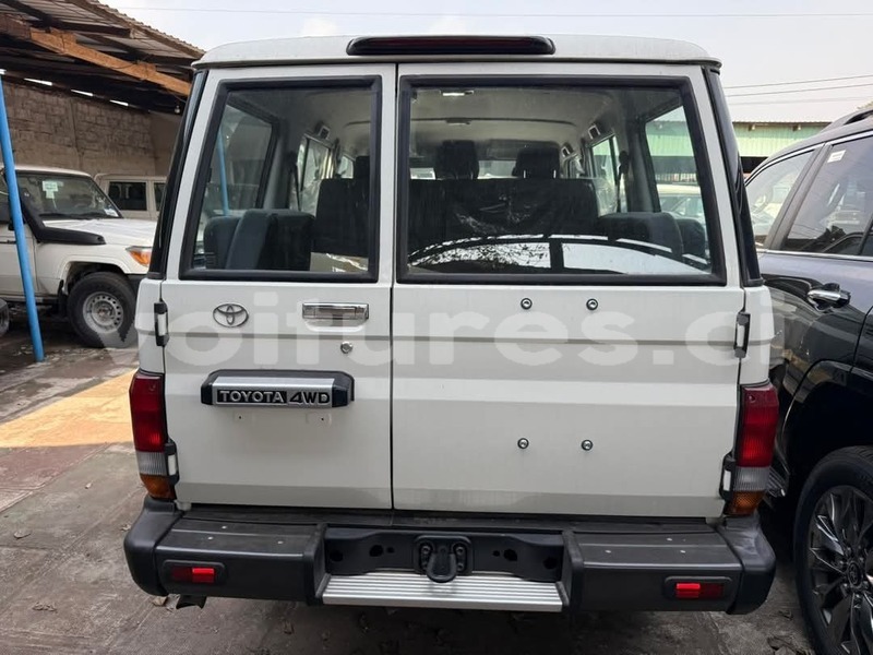 Big with watermark toyota land cruiser ivory coast aboisso 73061