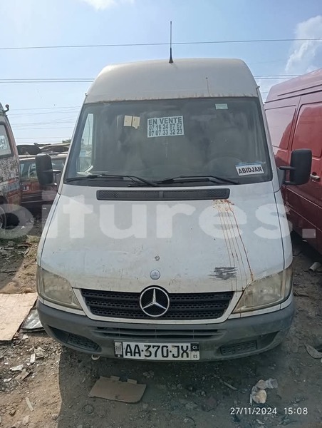 Big with watermark mercedes benz 270d ivory coast aboisso 73390